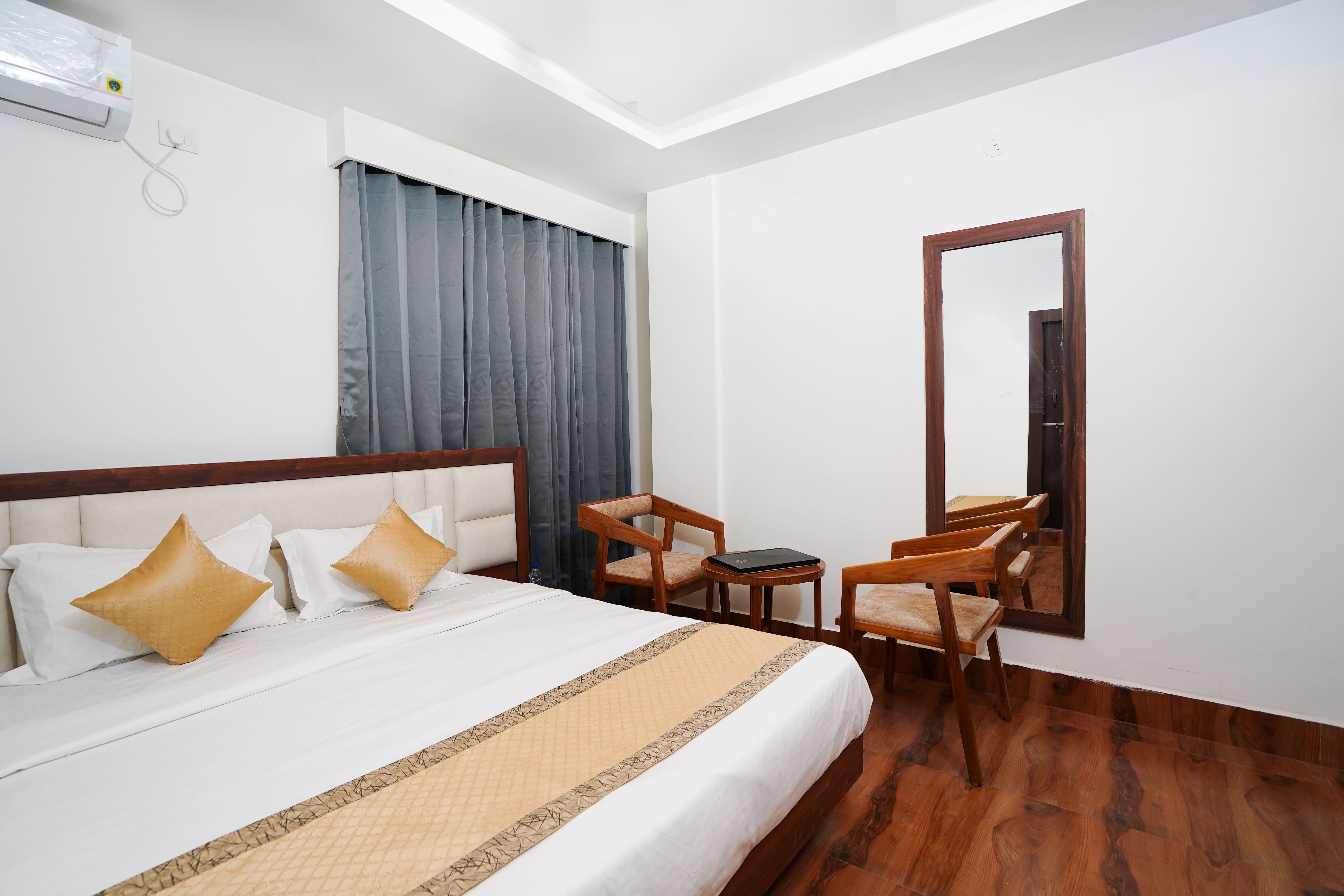 Deluxe Room Image 4